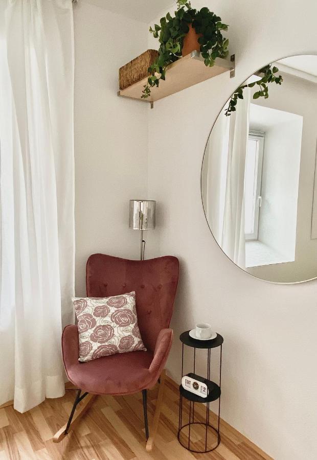 Stay In Aux, Feel At Home ! 2 Room Apartment Central Incl All You Need For 4 Person, 24H Check In, Pkw Parking Only Augusta Esterno foto