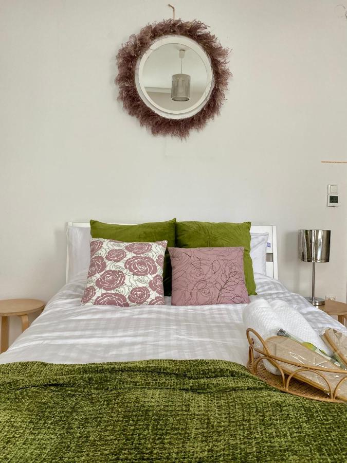 Stay In Aux, Feel At Home ! 2 Room Apartment Central Incl All You Need For 4 Person, 24H Check In, Pkw Parking Only Augusta Esterno foto